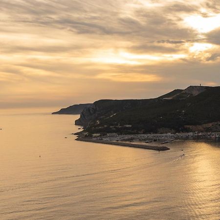 To See The Sea Apartment Sesimbra Bagian luar foto