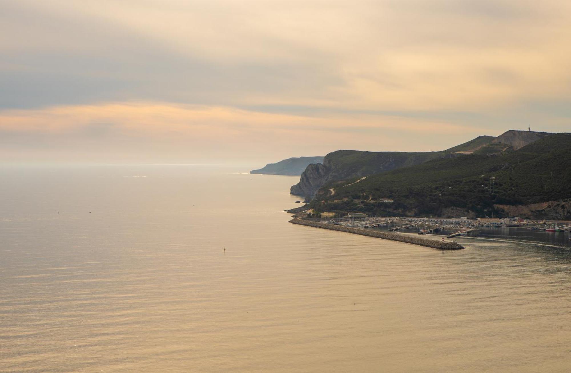 To See The Sea Apartment Sesimbra Bagian luar foto