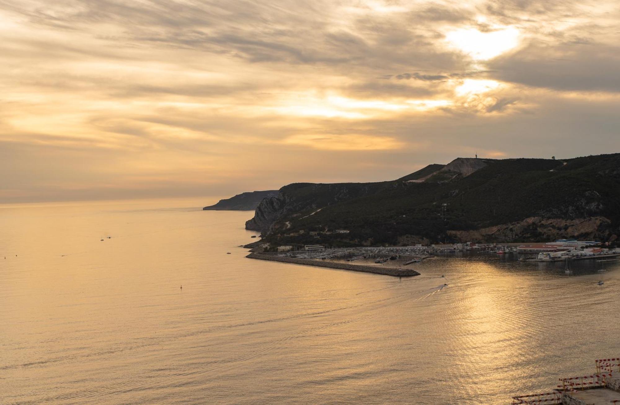 To See The Sea Apartment Sesimbra Bagian luar foto